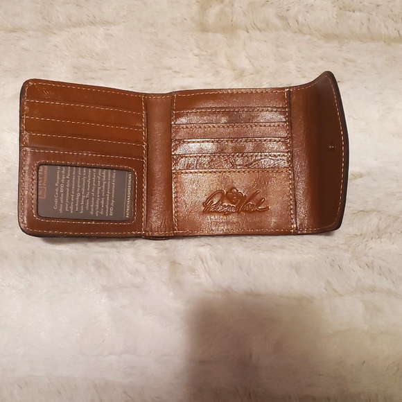 Patricia Nash Handbag,wallet and dust cover. - Picture 6 of 7